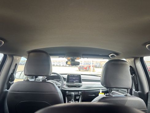 Used 2025 Jeep Compass Latitude image 33