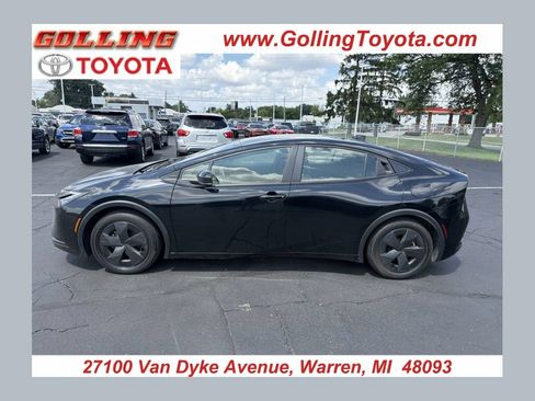 Used 2025 Toyota Prius LE FWD image 1