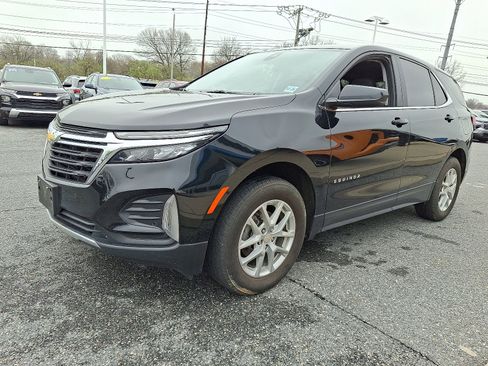 Used 2023 Chevrolet Equinox LT image 3