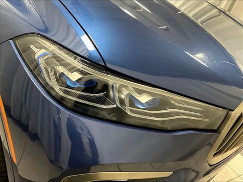 Used 2021 BMW X7 M50i image 27