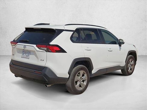 Used 2024 Toyota RAV4 XLE FWD image 5
