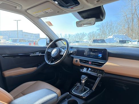 Used 2024 Kia Seltos EX image 16