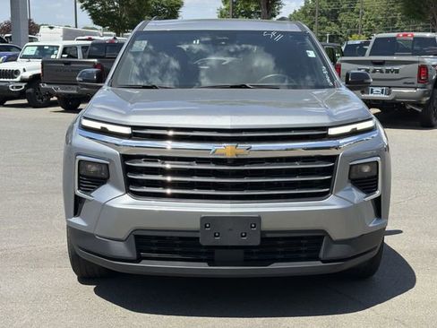 Used 2024 Chevrolet Traverse LT AWD/4WD image 15