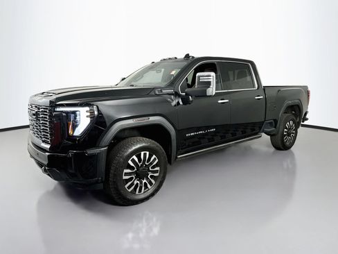 Used 2024 GMC Sierra 3500 Denali Ultimate AWD/4WD image 4