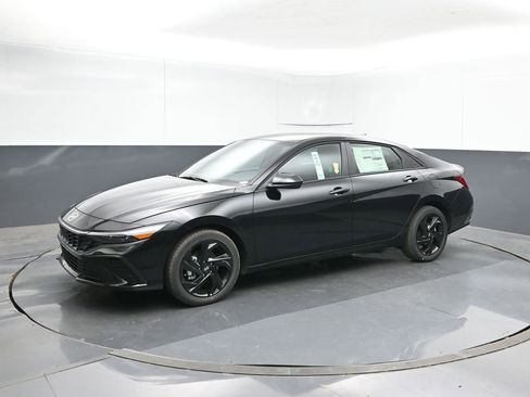 New 2026 Hyundai Elantra Sport image 2