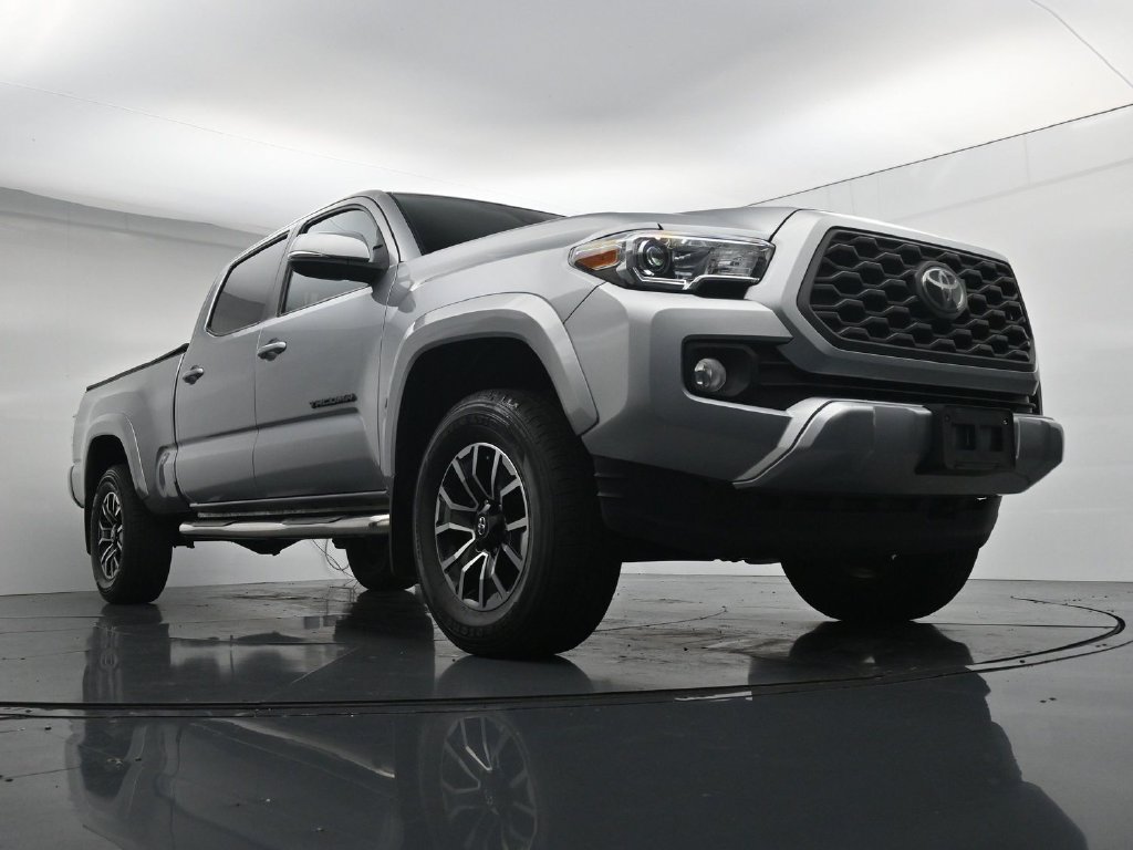 Used 2022 Toyota Tacoma TRD Sport AWD/4WD image 32