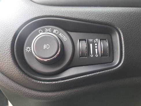 Used 2022 Jeep Renegade Trailhawk w/ Trailer Tow Group image 14