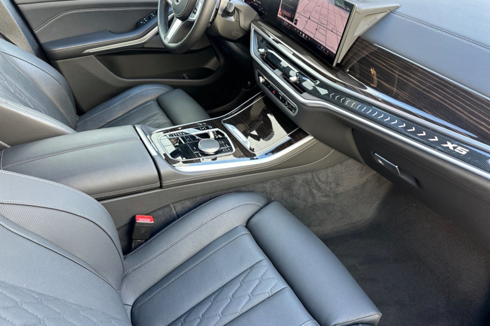 Used 2024 BMW X5 sDrive40i w/ M Sport Package RWD image 15