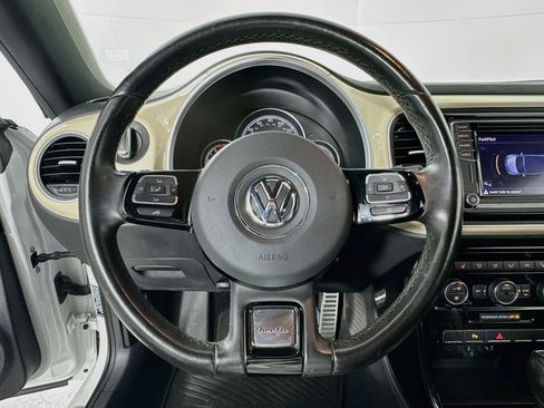 Used 2019 Volkswagen Beetle 2.0T S FWD image 11