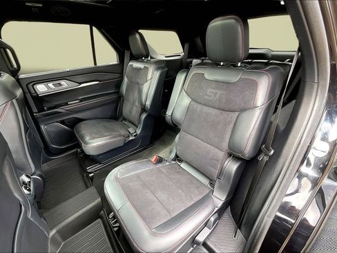 Certified 2025 Ford Explorer ST image 26