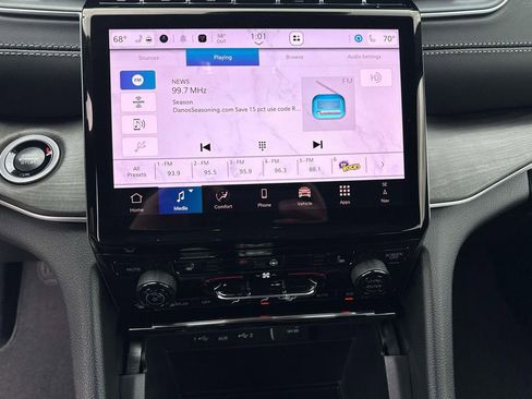 New 2025 Jeep Grand Cherokee L Limited image 16