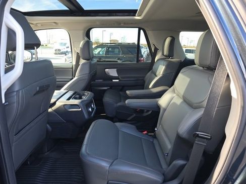 New 2025 Ford Expedition Active image 15