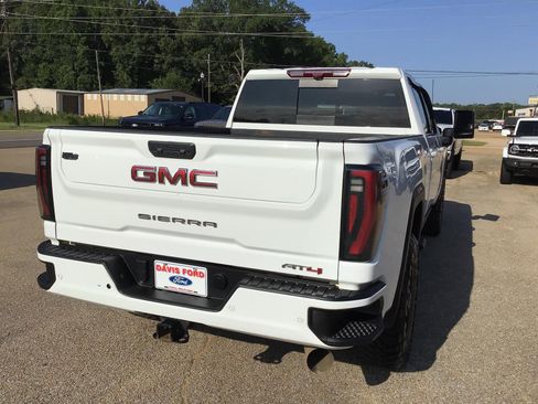 Used 2025 GMC Sierra 2500 AT4 w/ AT4 Premium Plus Package AWD/4WD image 10