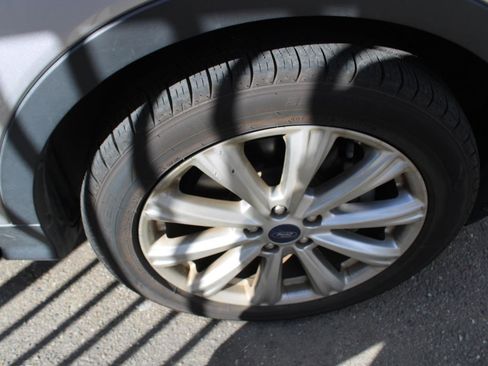 Used 2017 Ford Escape Titanium image 10