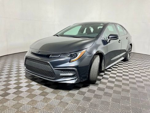 Used 2022 Toyota Corolla SE w/ SE Premium Package FWD image 2