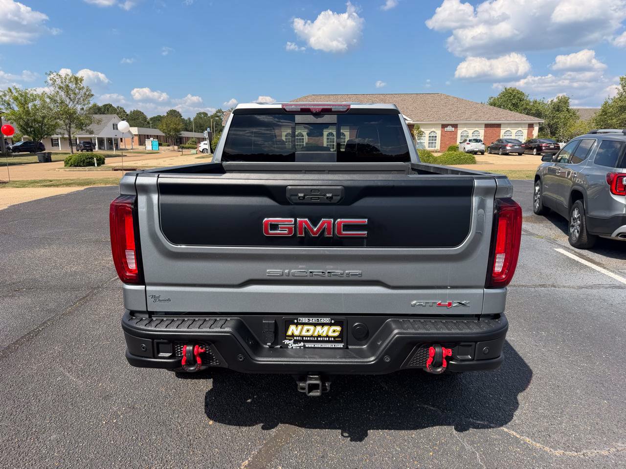 Used 2023 GMC Sierra 1500 AT4X w/ AT4X AEV Edition AWD/4WD image 11
