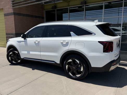 Used 2025 Kia Sorento EX FWD image 5