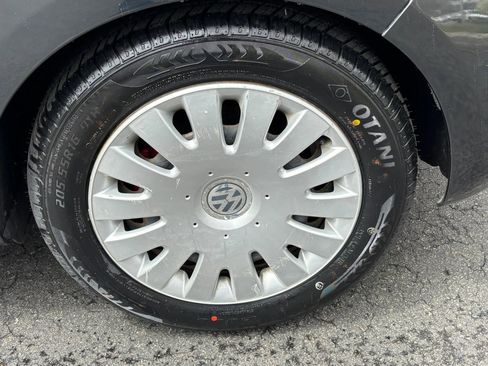 Used 2011 Volkswagen GTI 2-Door FWD image 38