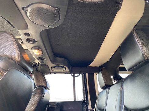 Used 2014 Jeep Wrangler Unlimited Sahara image 40