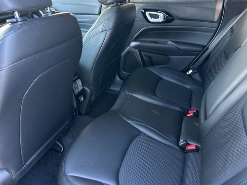 New 2026 Jeep Compass Latitude image 9