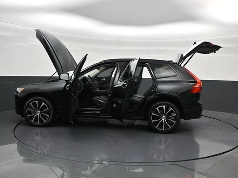 Used 2024 Volvo XC60 B5 Plus AWD/4WD image 33