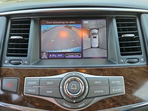 Used 2016 INFINITI QX80 Luxe w/ 22" Wheel Package image 17