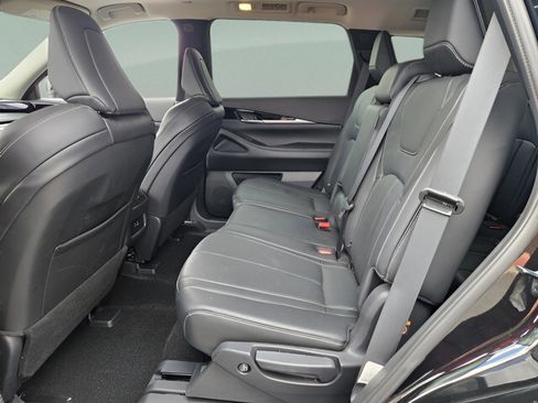 Used 2025 INFINITI QX60 Pure image 11