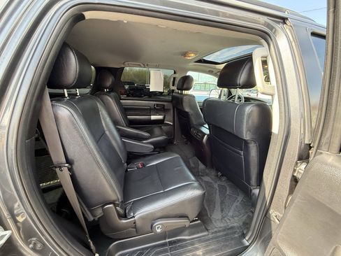 Used 2018 Toyota Sequoia TRD Sport AWD/4WD image 26