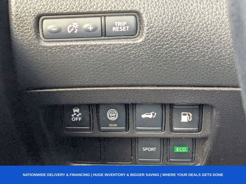 Used 2019 Nissan Rogue SV image 39