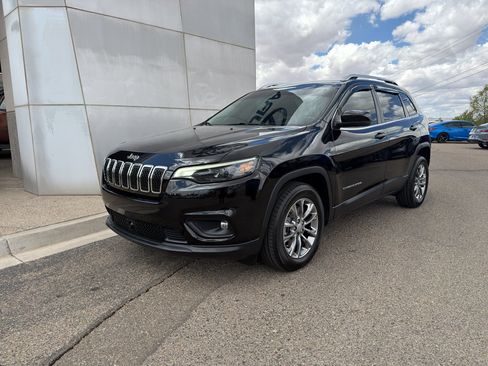 Used 2021 Jeep Cherokee Latitude Plus w/ Sun & Sound Group FWD image 3