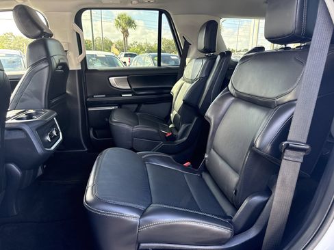 Certified 2025 Ford Expedition Platinum AWD/4WD image 22