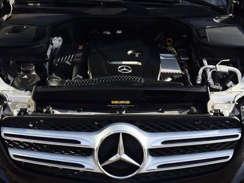 Used 2018 Mercedes-Benz GLC 300 w/ Premium Package image 55