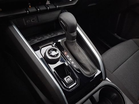 Used 2024 Chevrolet Colorado Trail Boss w/ Technology Package image 17