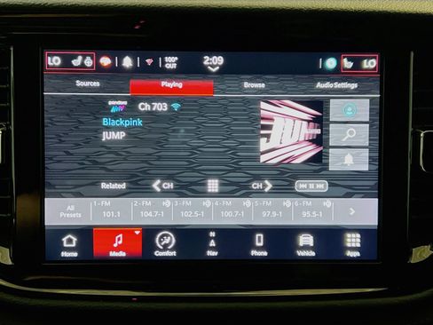 Used 2022 Dodge Durango R/T w/ Blacktop Package AWD/4WD image 11