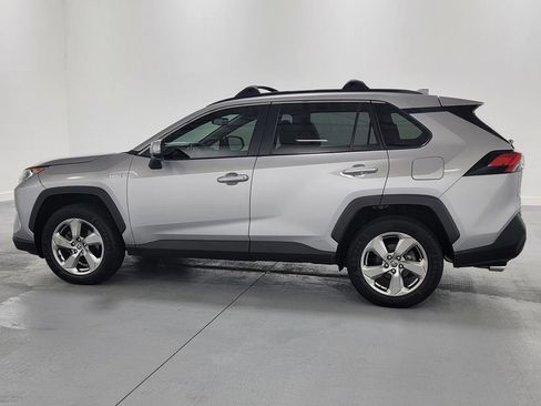 Used 2021 Toyota RAV4 XLE Premium image 4