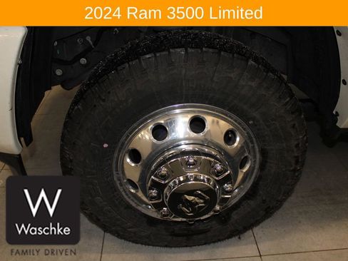 Used 2024 RAM 3500 Limited image 12