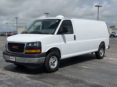 New 2026 GMC Savana 2500 Extended w/ Driver Convenience Package RWD image 9