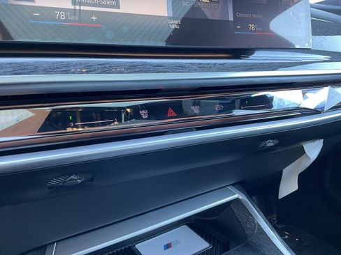 Certified 2023 BMW 740i image 18