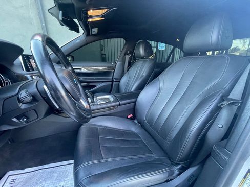 Used 2016 BMW 740i image 11
