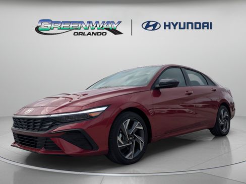 Certified 2025 Hyundai Elantra Sport FWD image 4