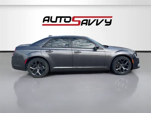 Used 2023 Chrysler 300 S image 8