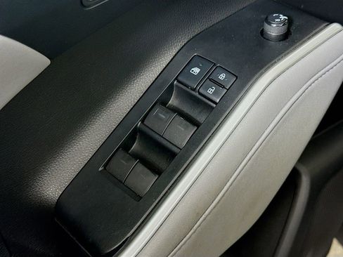 Certified 2021 Toyota Highlander XLE AWD/4WD image 18