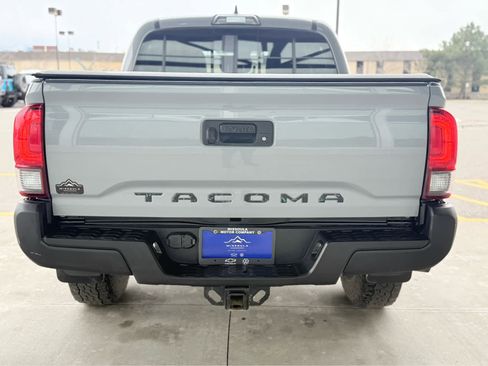 Used 2019 Toyota Tacoma TRD Off-Road image 10