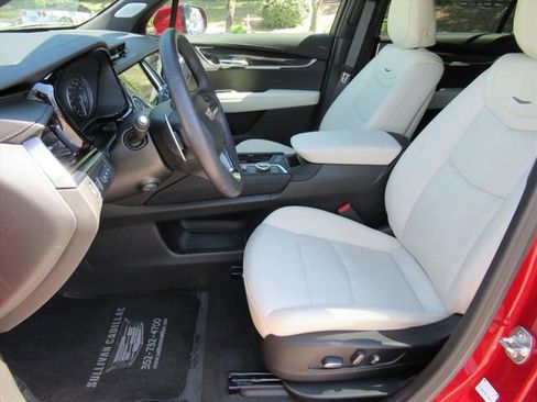 Used 2024 Cadillac XT6 Sport w/ Technology Package AWD/4WD image 18