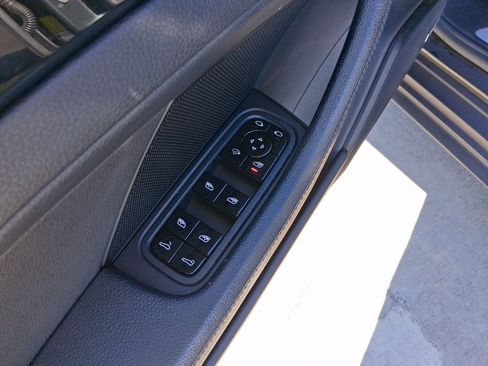 Used 2019 Porsche Panamera 4 image 23