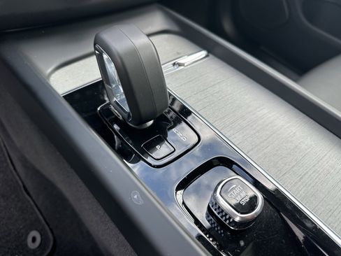 Certified 2025 Volvo XC60 B5 Plus image 56