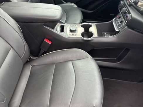 Used 2019 GMC Terrain Denali w/ Comfort Package AWD/4WD image 37