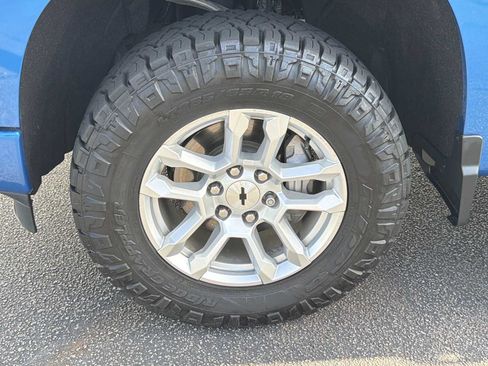Used 2022 Chevrolet Silverado 1500 RST AWD/4WD image 37
