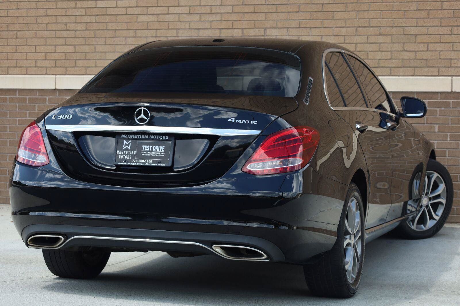 Used 2017 Mercedes-Benz C 300 4MATIC Sedan image 9