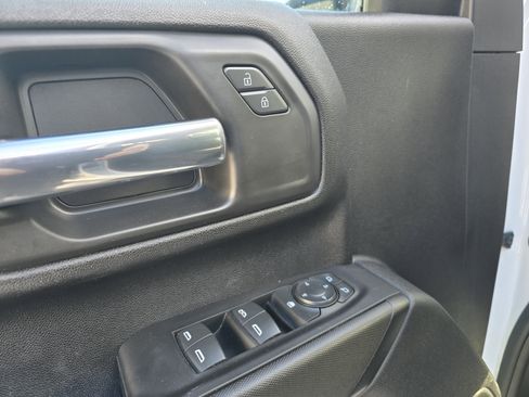 Used 2024 GMC Sierra 2500 Pro w/ Convenience Package image 16